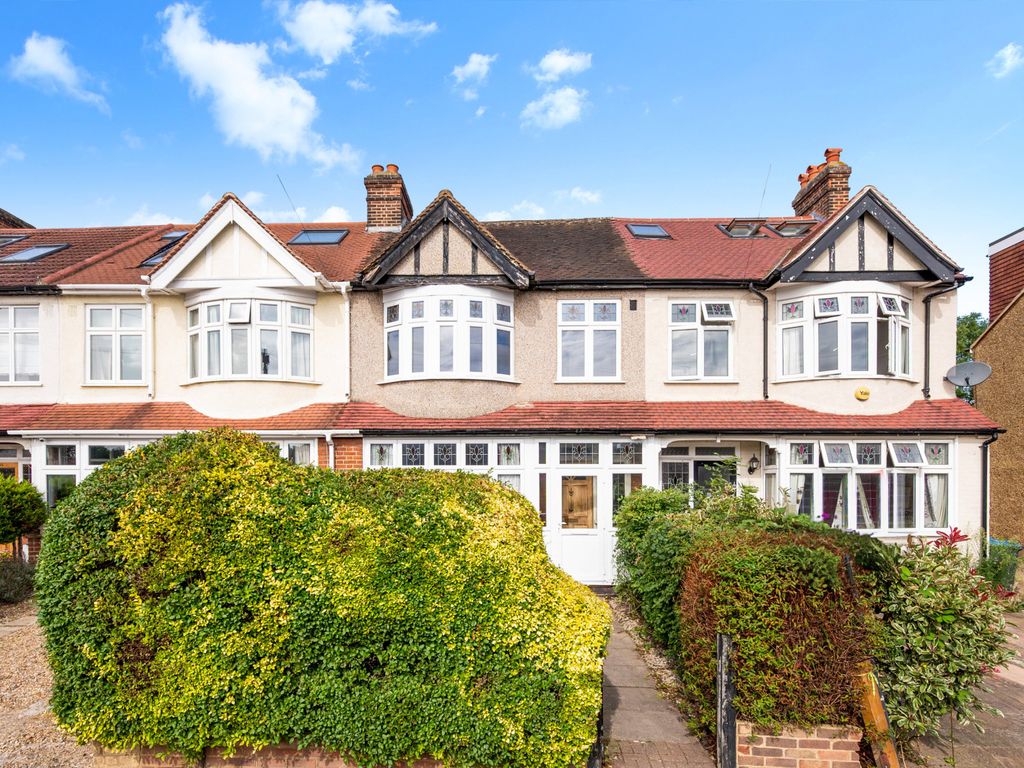 3 bed terraced house for sale in Seaforth Avenue, New Malden KT3, £