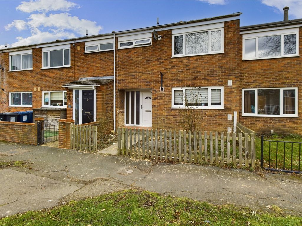 3 bed terraced house for sale in Essex Road, Huntingdon, Cambridgeshire