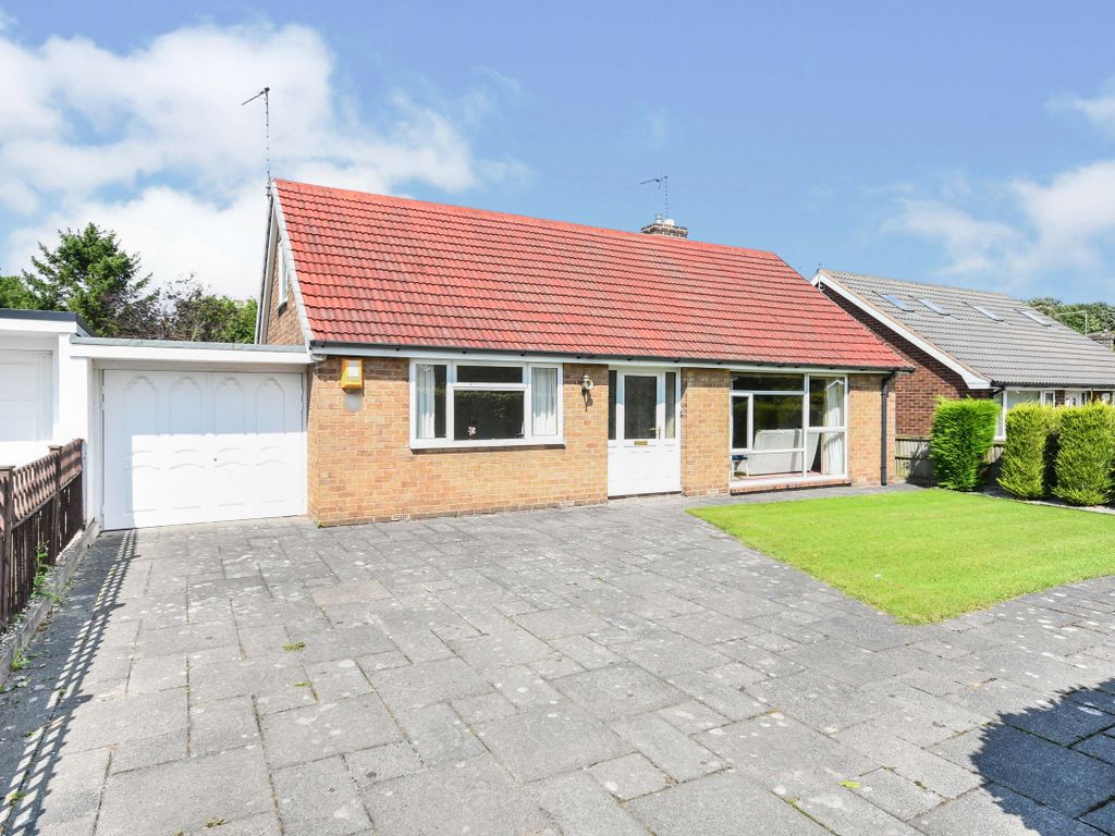 3 bed bungalow for sale in Harewood Crescent, Old Tupton, Chesterfield