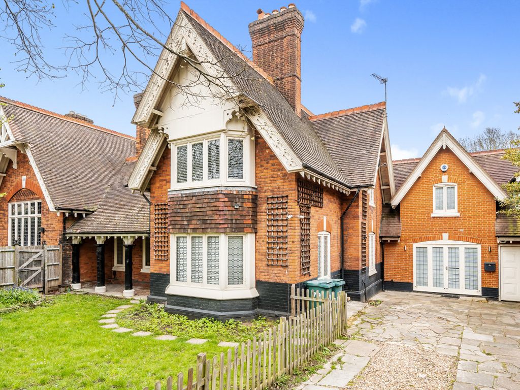 3 bed semidetached house for sale in Plaistow Lane, Bromley, Kent BR1