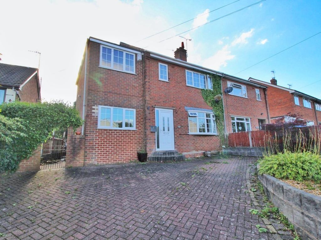 4 bed semidetached house for sale in Chapel Street, Forsbrook, Stoke