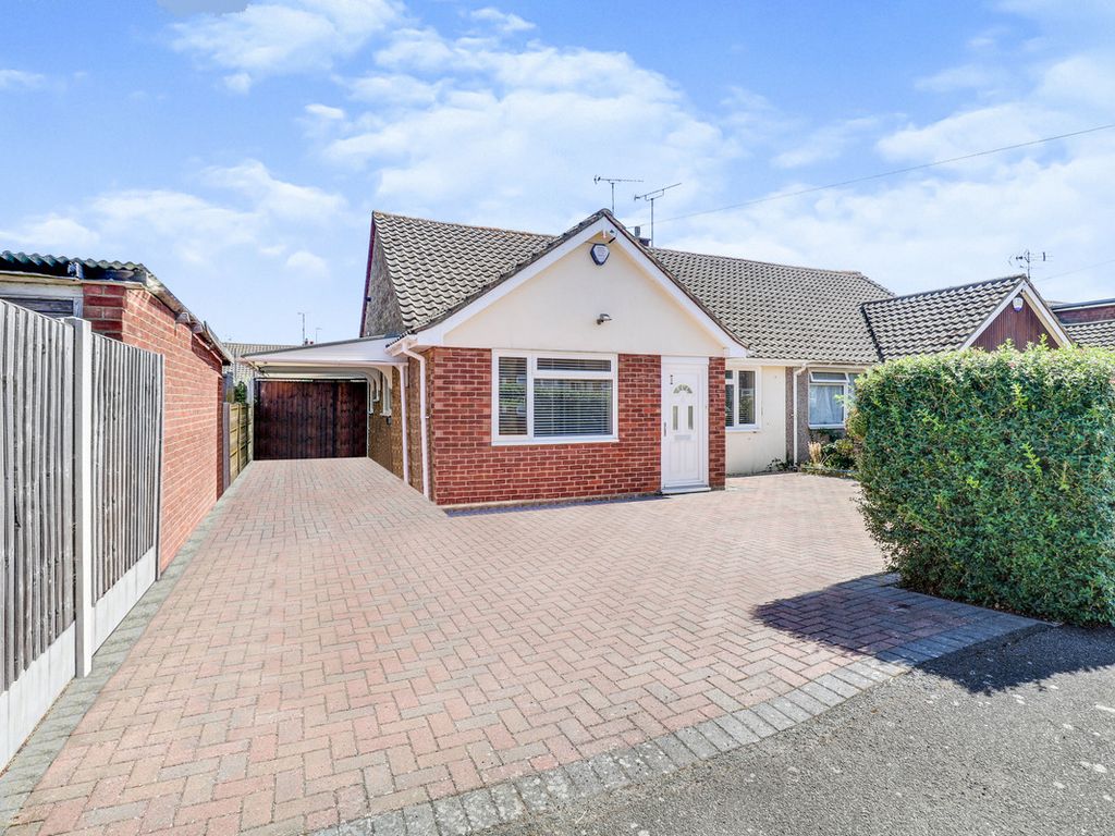 3 bed semidetached bungalow for sale in Braxted Close, Rochford SS4 Zoopla