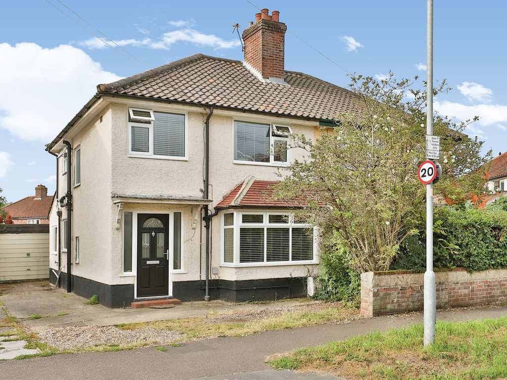 3 bed semidetached house for sale in Stratford Drive, Norwich NR1, £