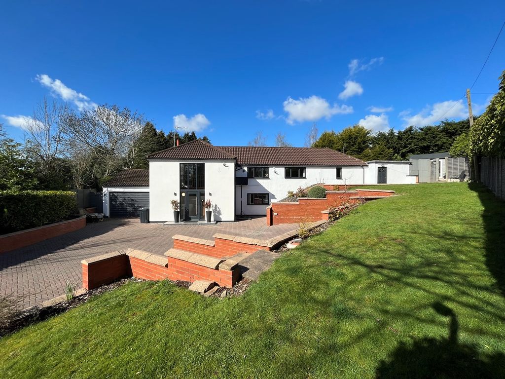 6 bed detached house for sale in Redditch Road, Kings Norton