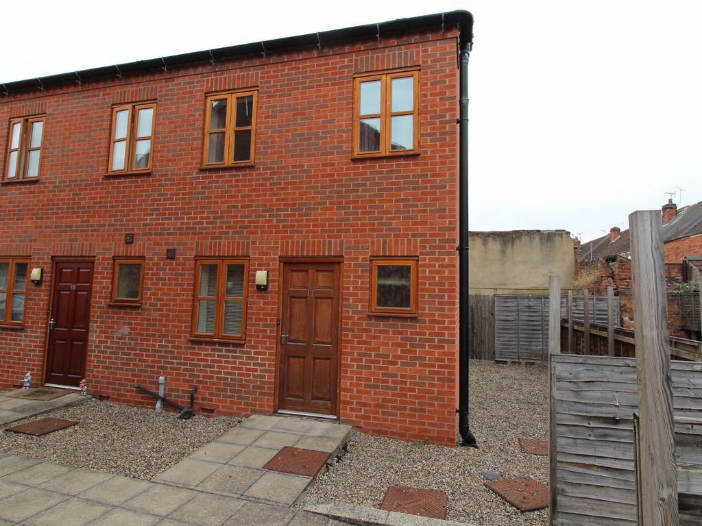 2 bed end terrace house for sale in Carlisle Mews, Gainsborough DN21