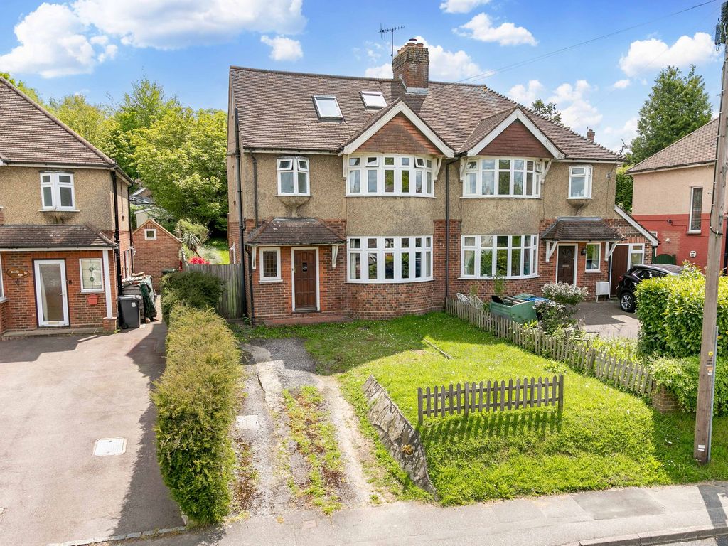 5 bed semidetached house for sale in Blackwell Road, East Grinstead