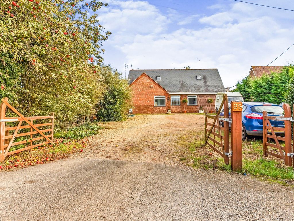 5 bed detached bungalow for sale in Whittlesey Road, March PE15 Zoopla