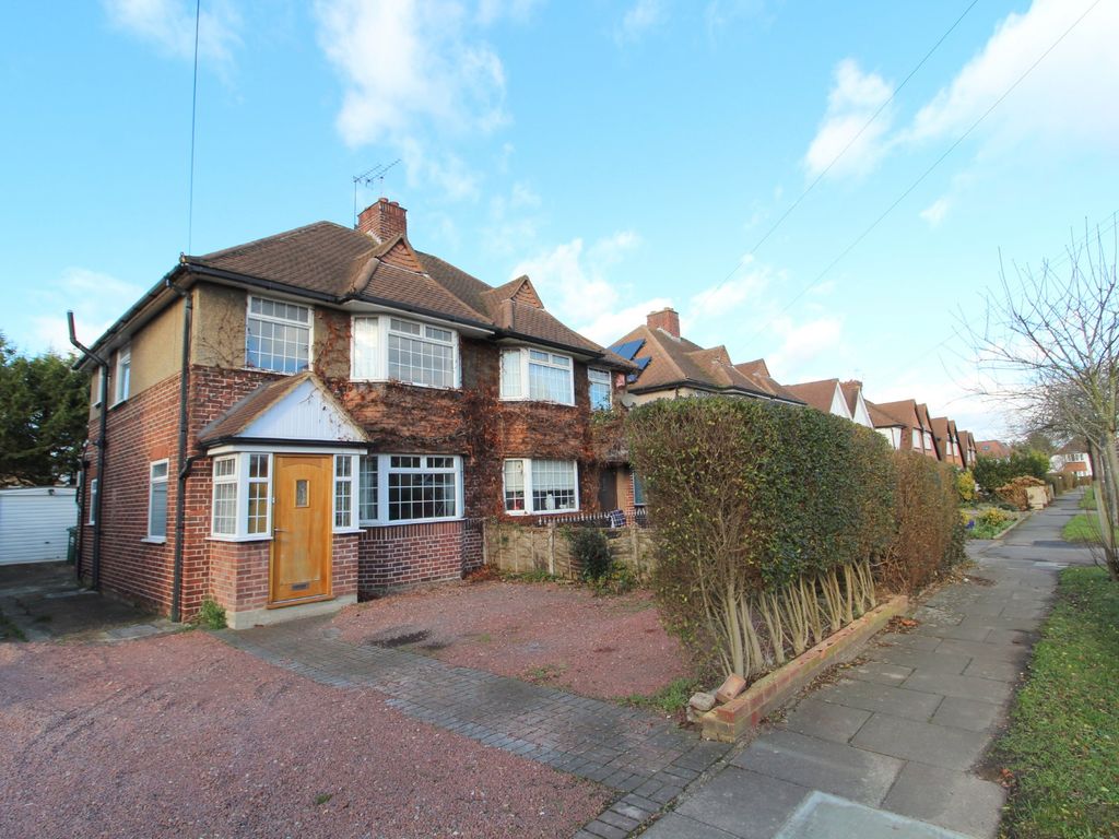 4 bed semidetached house to rent in Village Way, Ashford TW15 Zoopla