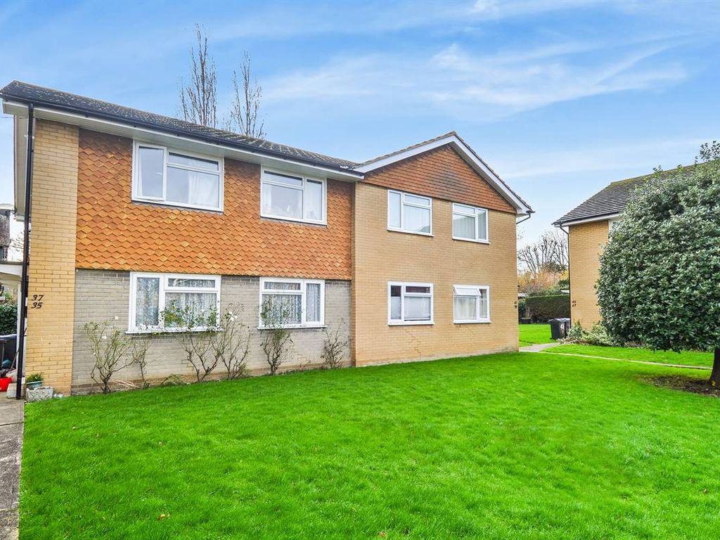 2 bed flat for sale in Glebe Way, Whitstable CT5, £195,000 Zoopla