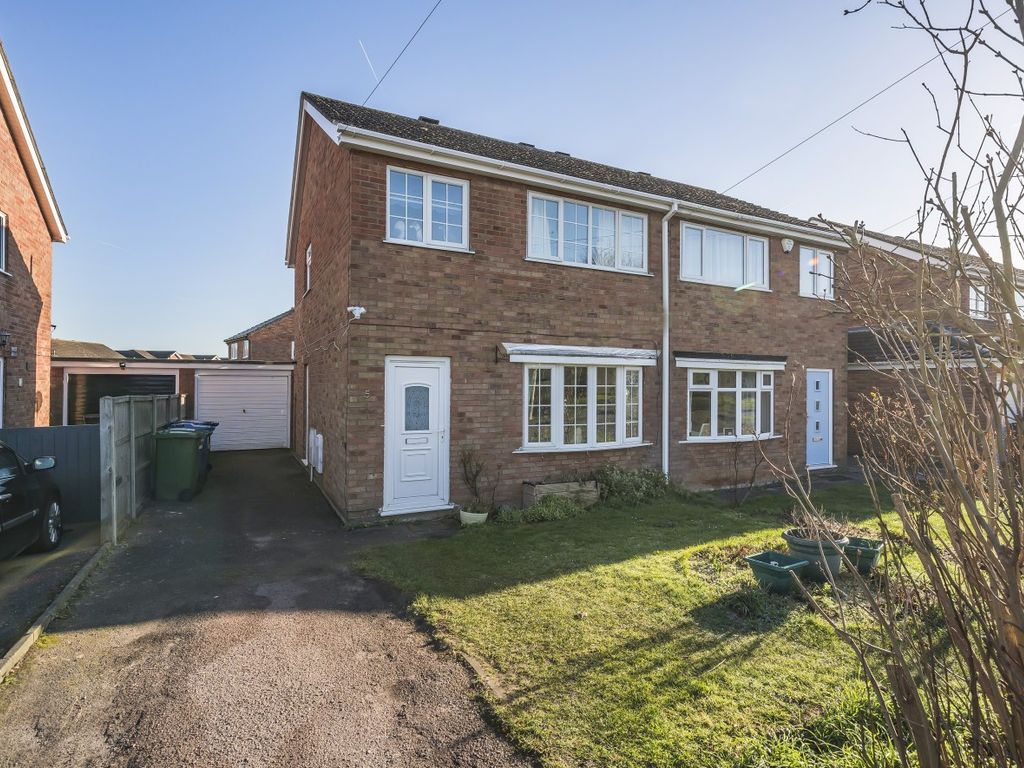 3 bed semidetached house for sale in St. Marys Avenue, Welton, Lincoln