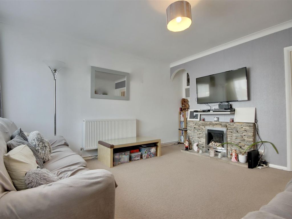 3 bed terraced house for sale in Valley Close, Widley, Waterlooville