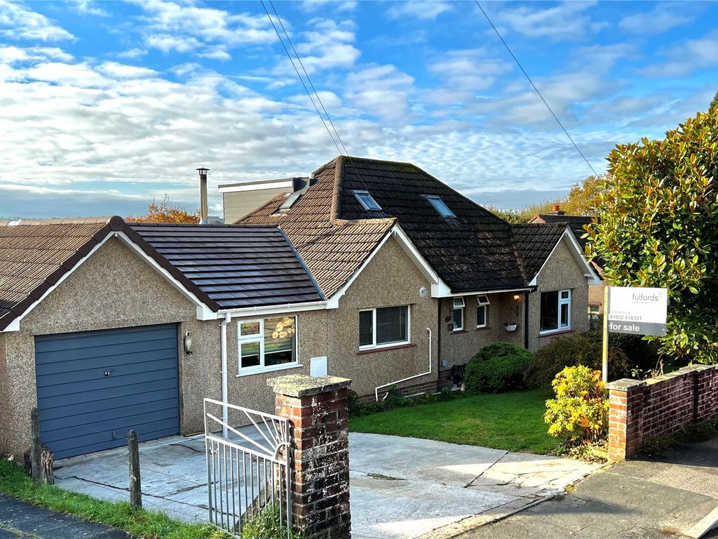 4 bed bungalow for sale in Mohuns Park, Tavistock, Devon PL19, £465,000