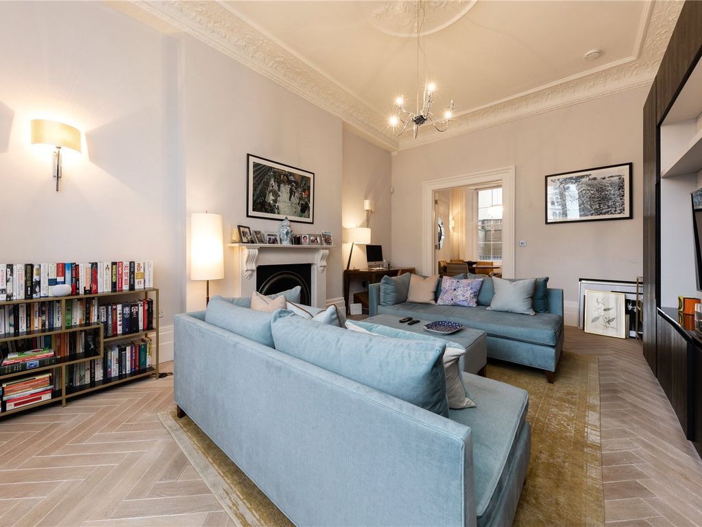 2 bed flat for sale in Kensington Gardens Square, London, UK W2, £