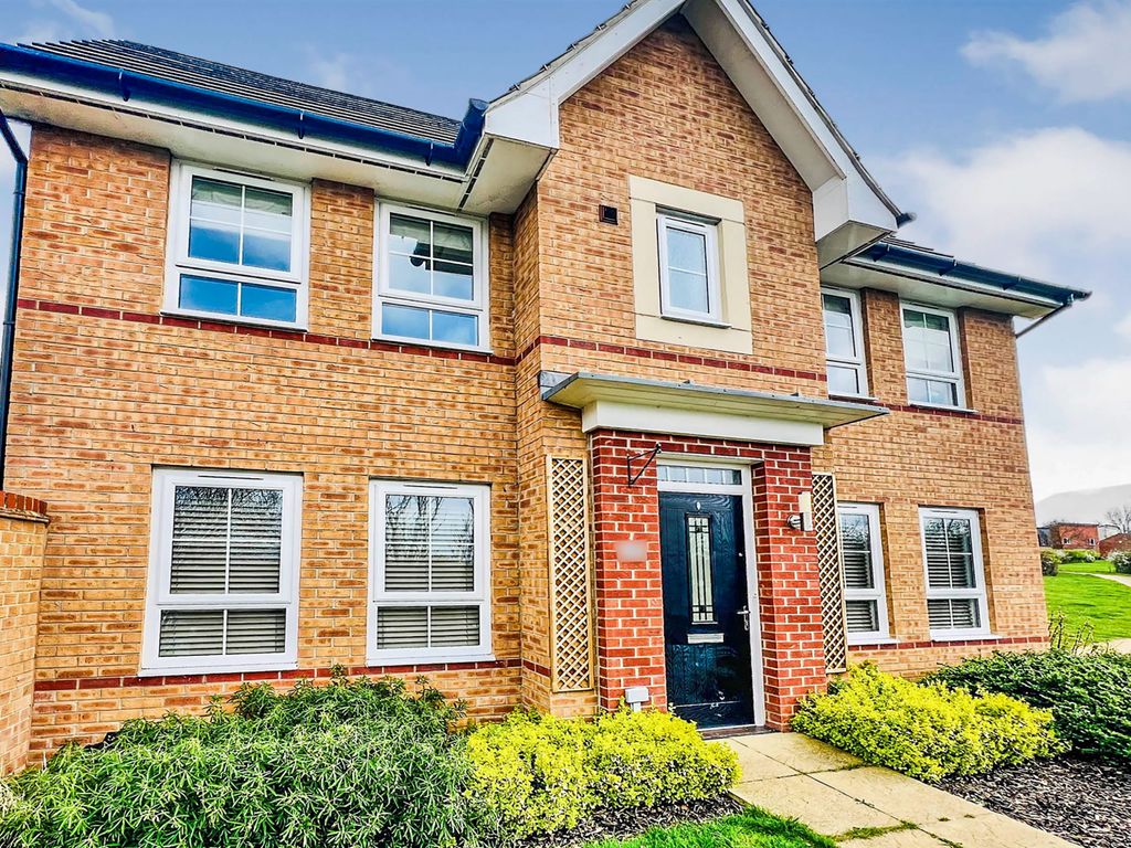 3 bed detached house for sale in Drake Avenue, Peterborough PE2, £