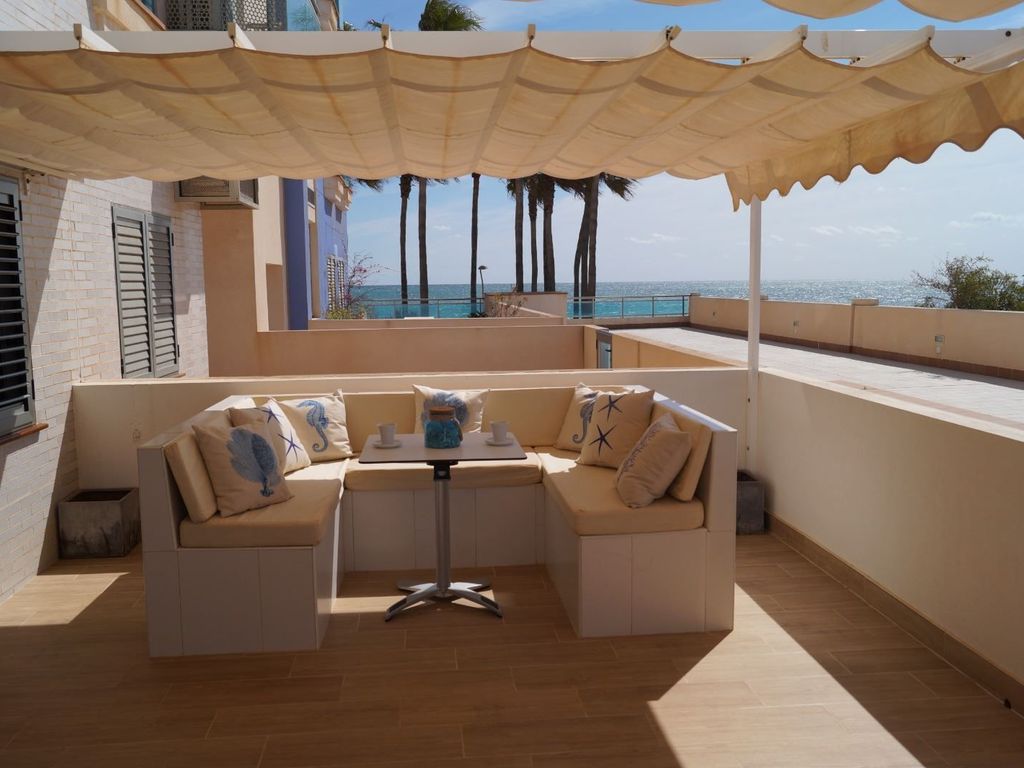 1 bed apartment for sale in La Manga, Murcia, Spain, £138,729 Zoopla