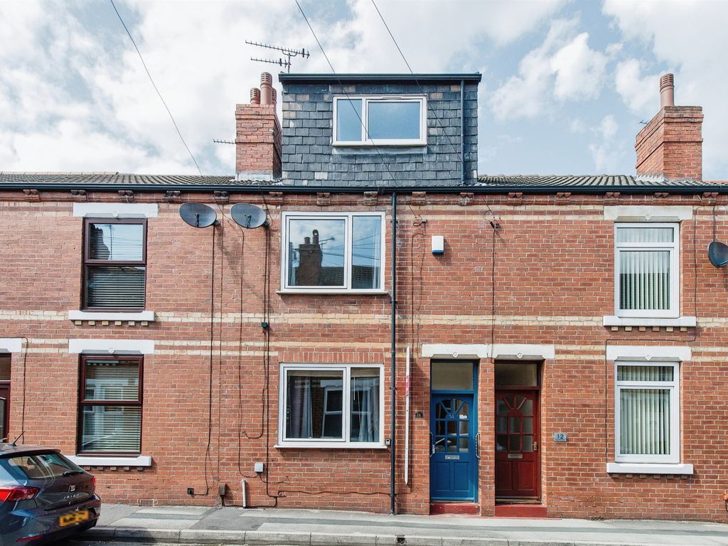 4 bed terraced house for sale in Ridgefield Street, Castleford WF10