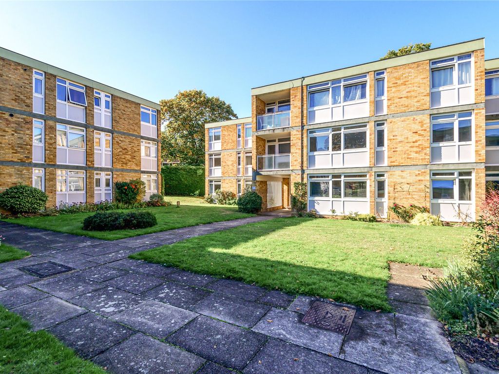 2 bed flat for sale in Chobham Road, Woking, Surrey GU21 Zoopla