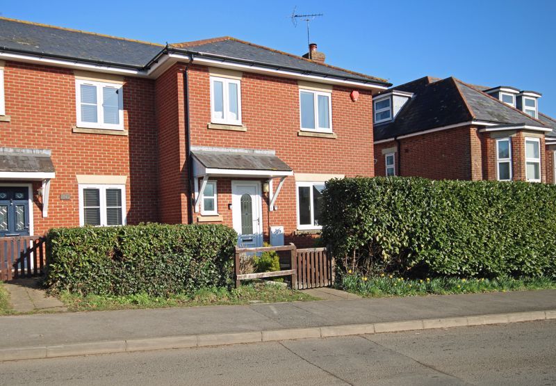 3 bed semidetached house for sale in Station Road, Sandleheath
