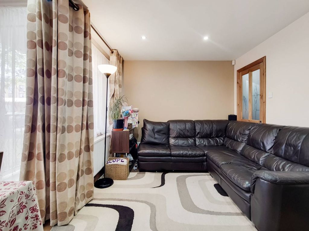 Clarence Crescent Clapham Park London SW4