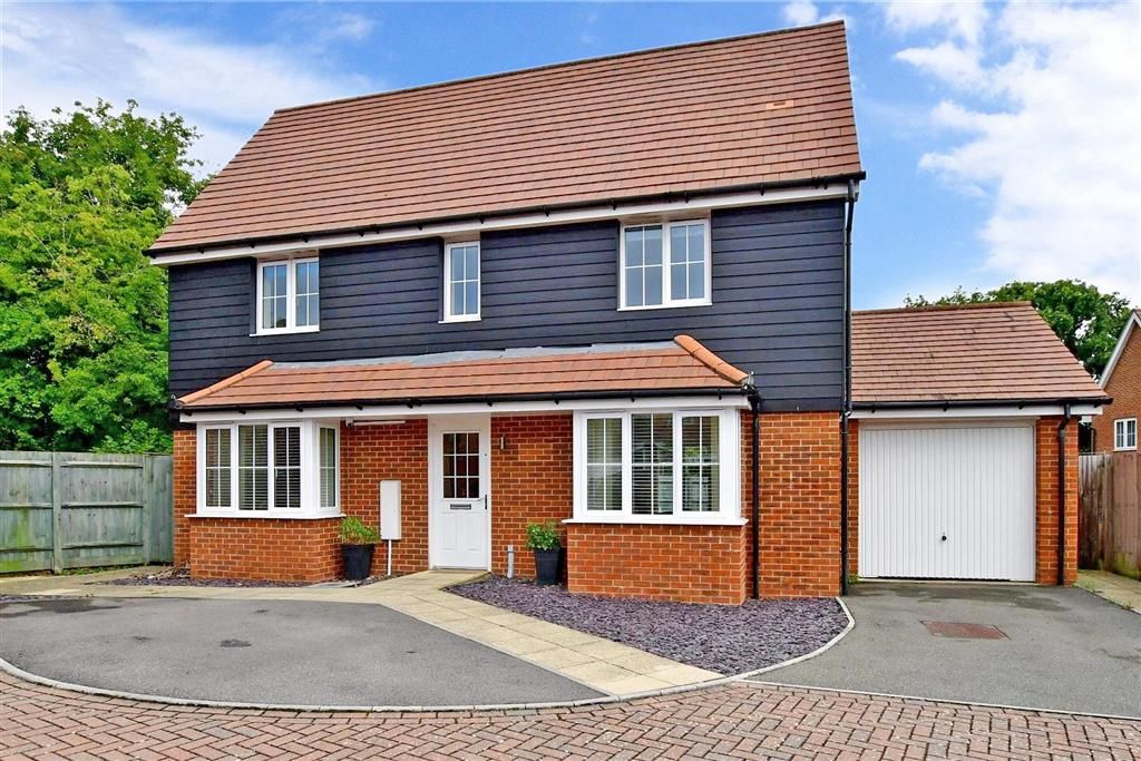 3 bed detached house for sale in Roman Lane, Southwater, Horsham, West