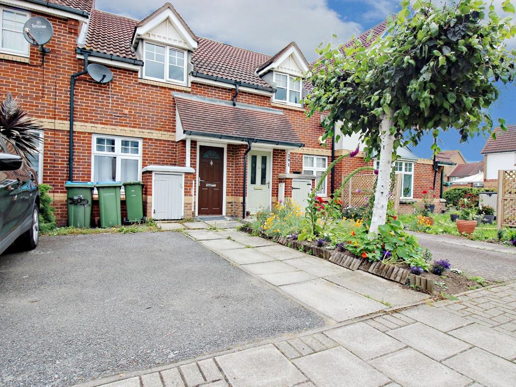 2 bed terraced house to rent in Greenhaven Drive, London SE28, £1,750