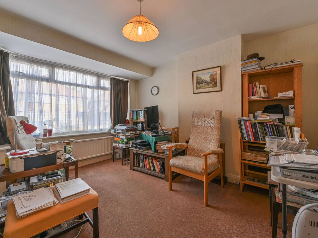 3 bed semidetached house for sale in Woodlands Avenue, Eastcote