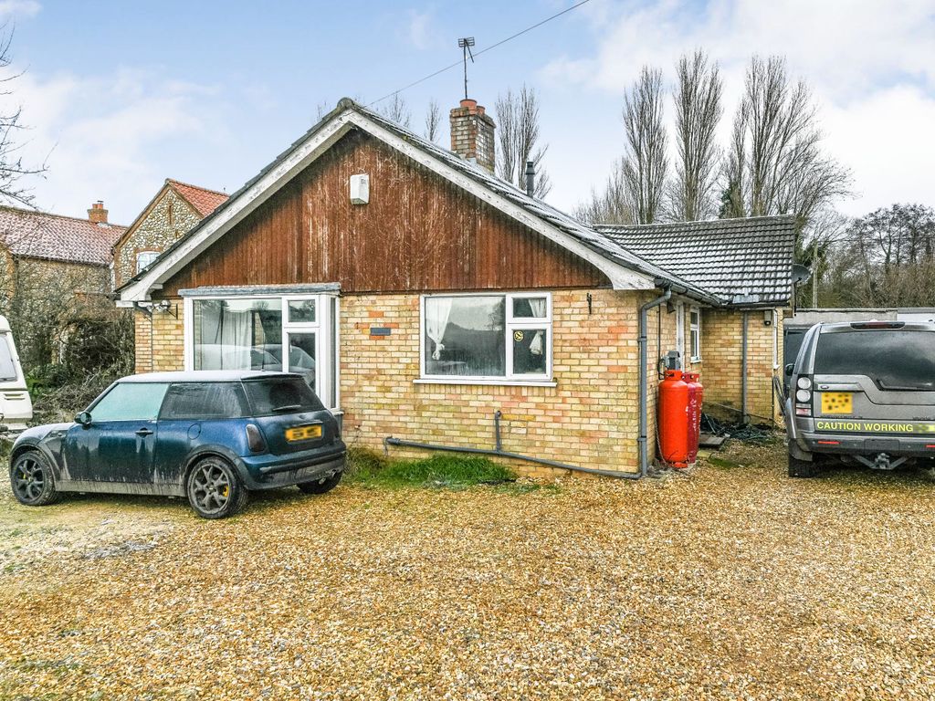 5 bed bungalow for sale in Lynn Road, Shouldham, King's Lynn, Norfolk