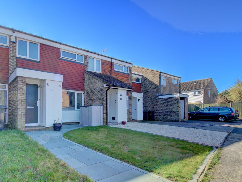 3 bed terraced house for sale in Avondale Close, Horley RH6 Zoopla