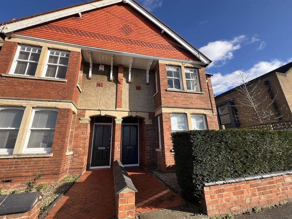 6 bed semidetached house to rent in Windmill Road, Headington, Oxford