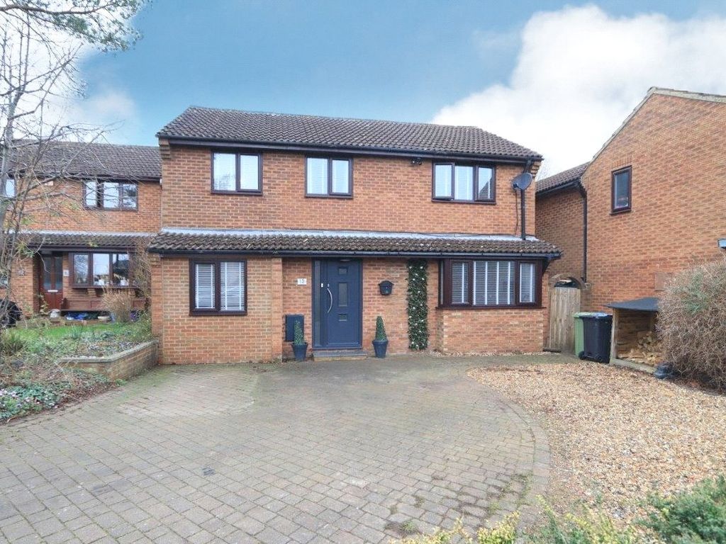 4 bed detached house for sale in Lodge Gate, Great Linford, Milton