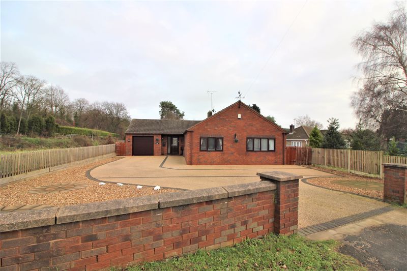 4 bed detached bungalow for sale in Wellow Road, Ollerton, Newark NG22