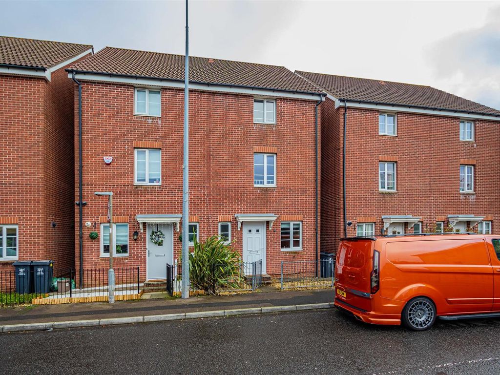 4 bed town house for sale in Matthysens Way, St. Mellons, Cardiff CF3