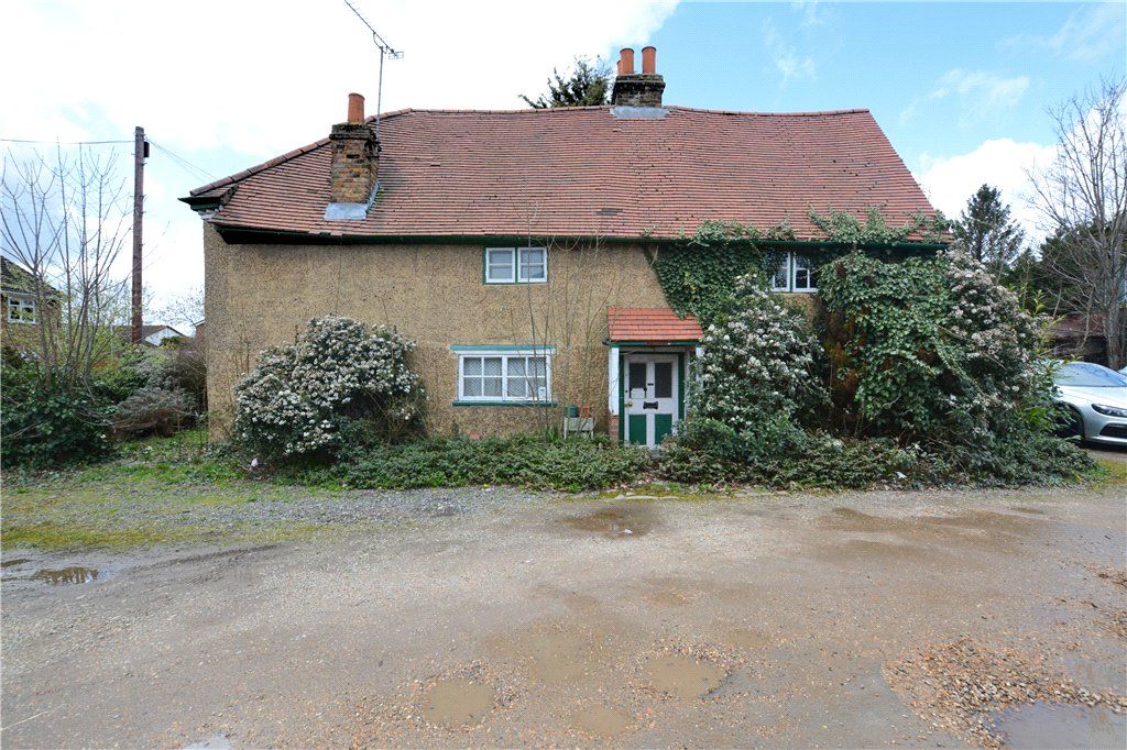 4 bed detached house for sale in West End Lane, Harlington, Hayes UB3