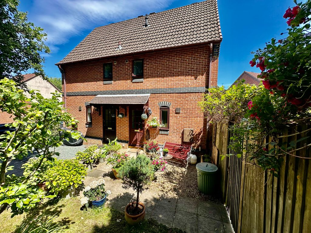 2 bed end terrace house for sale in Brocks Close, Dibden Purlieu