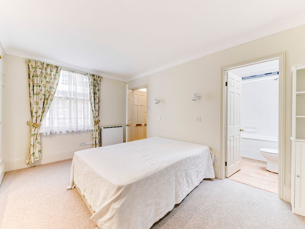 1 bed flat to rent in Radley Mews, London W8, £1,950 pcm Zoopla