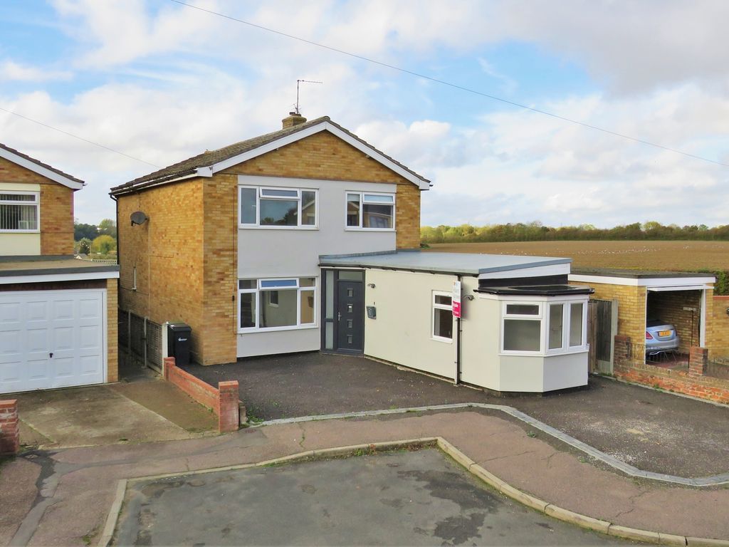 3 bed detached house for sale in Westfield Drive, Coggeshall