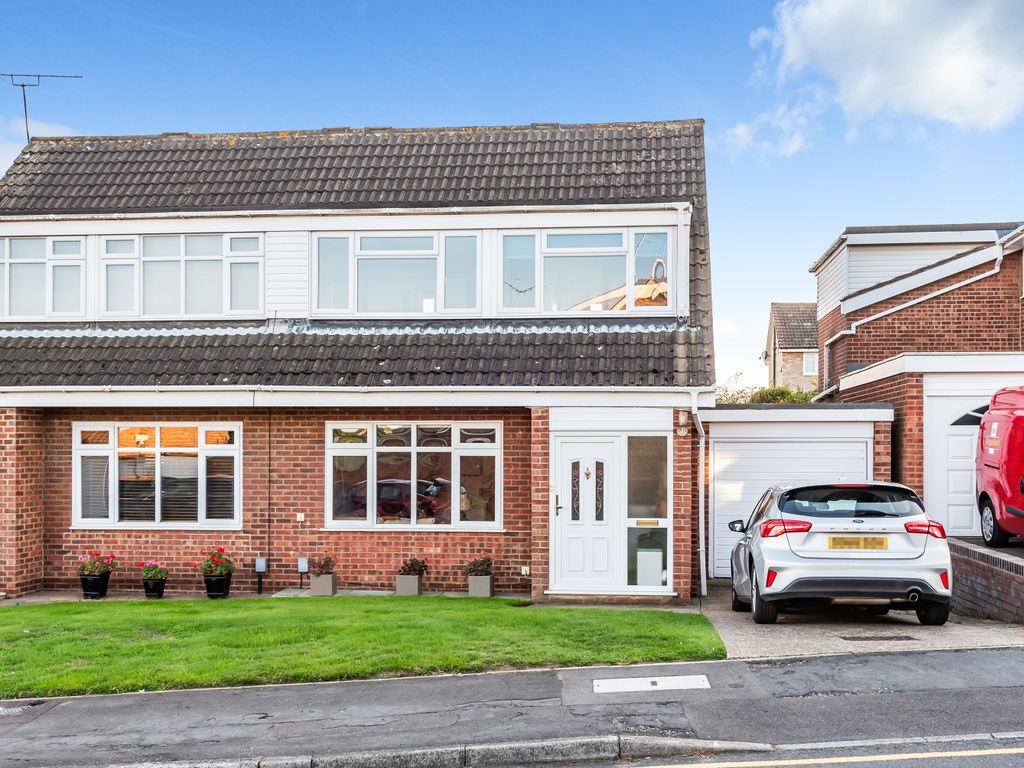 3 bed semidetached house for sale in Cranleigh Drive, Swanley BR8 Zoopla
