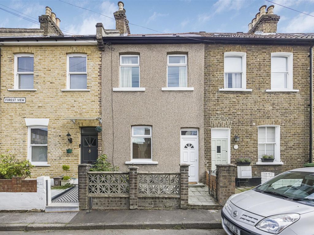 3 bed terraced house to rent in Forest View, London E11, £2,200 pcm