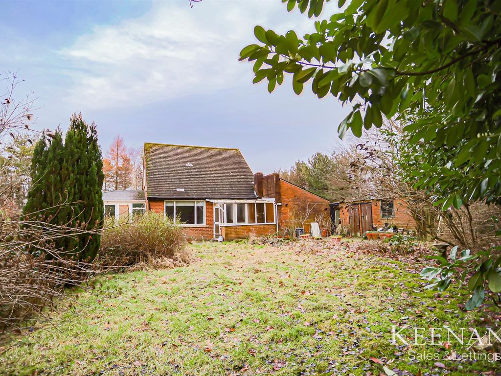 3 bed detached house for sale in Haslingden Old Road, Blackburn BB1, £