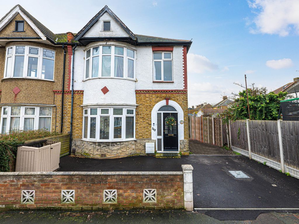 2 bed flat to rent in Central Avenue, SouthendOnSea SS2 Zoopla