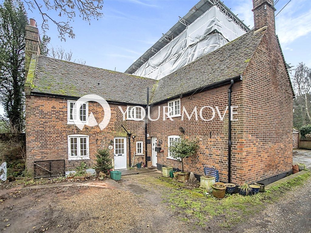 2 bed semidetached house to rent in Green Street Green Road, Dartford