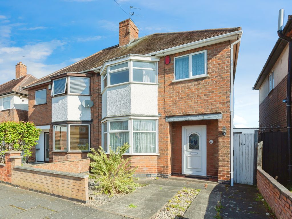 3 bed semidetached house for sale in Swithland Avenue, Leicester