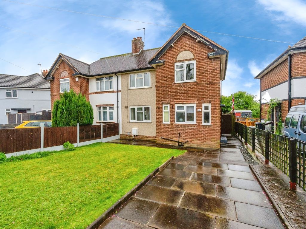 3 bed semidetached house for sale in Woden Road North, Darlaston