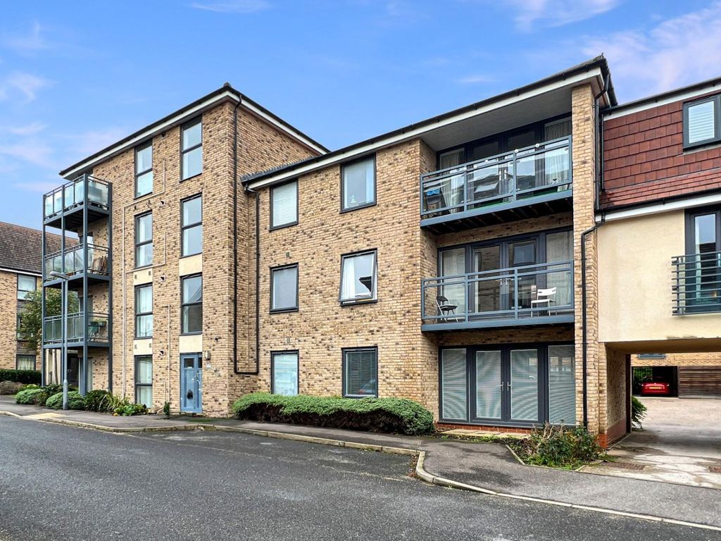 2 bed flat for sale in Yeoman Drive, Cambridge CB3, £315,000 Zoopla
