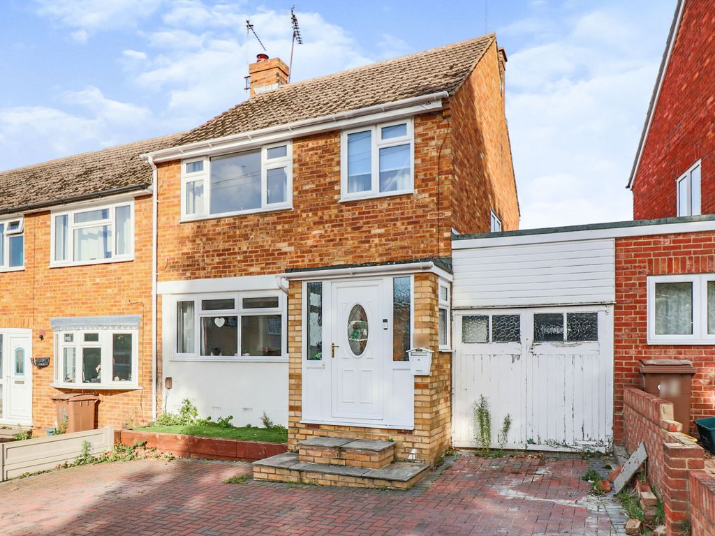 3 bed end terrace house for sale in Rose Glen, Chelmsford CM2 Zoopla