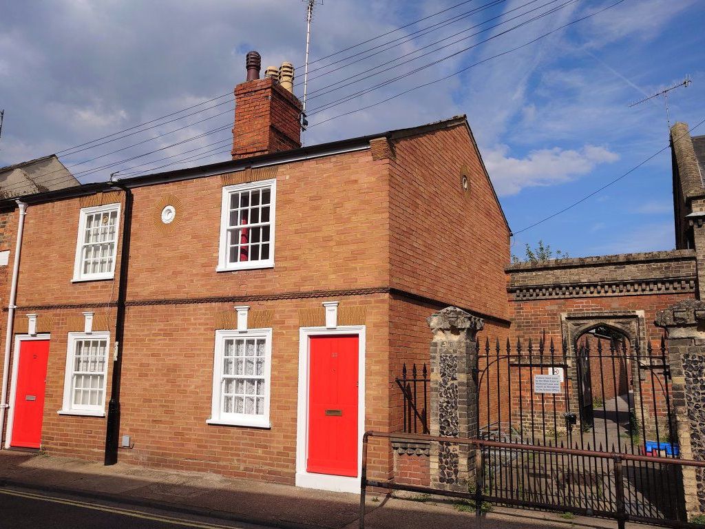 2 bed property to rent in College Street, Bury St Edmunds IP33, £1,150
