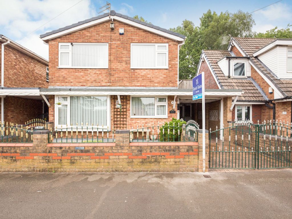 3 bed linkdetached house for sale in Melanie Drive, Stockport, Greater