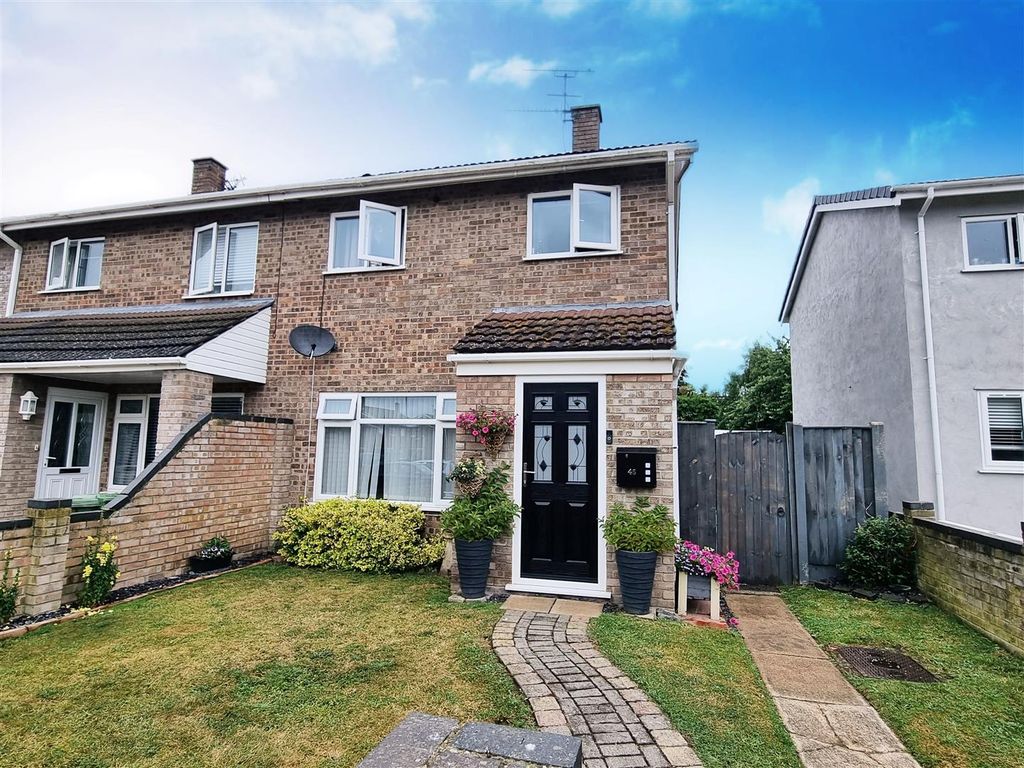 3 bed semidetached house for sale in Heather Gardens, Belton, Great