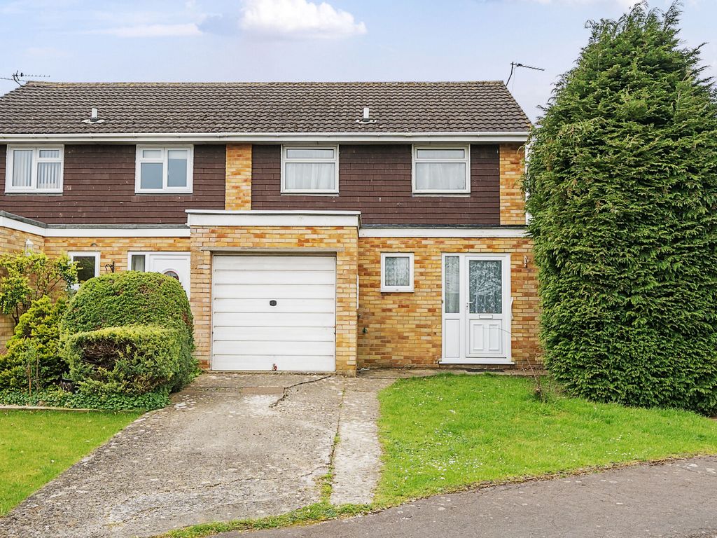 3 bed semidetached house for sale in Castle Hill Drive, Brockworth