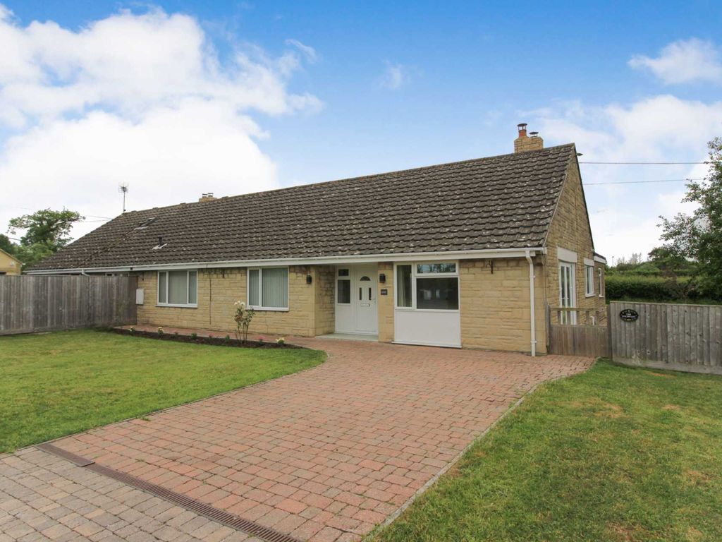 4 bed bungalow to rent in Chelworth Road, Cricklade SN6 Zoopla